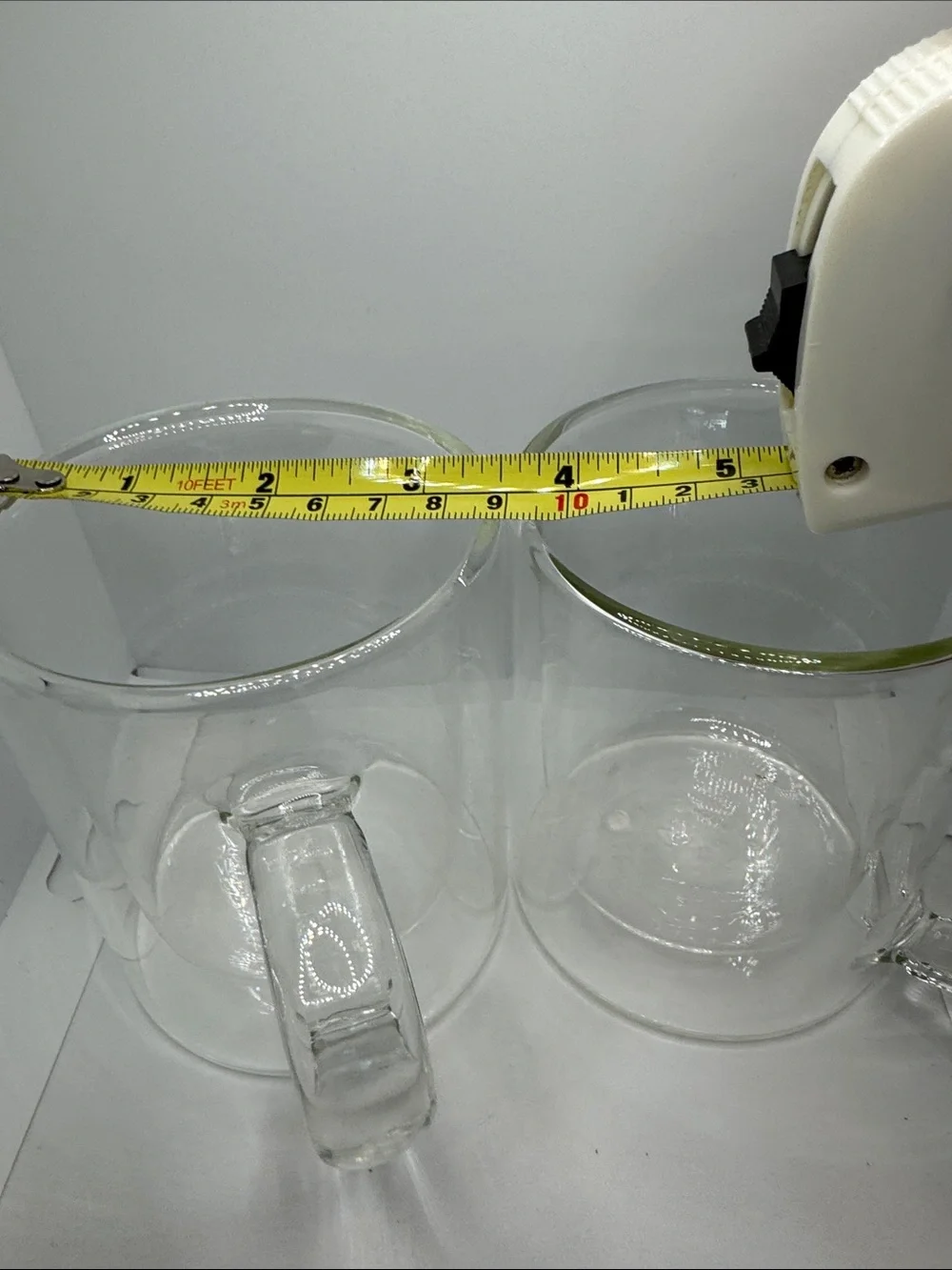 Sur la table Clear Double-Wall Glass Coffee Mug - Set of 2